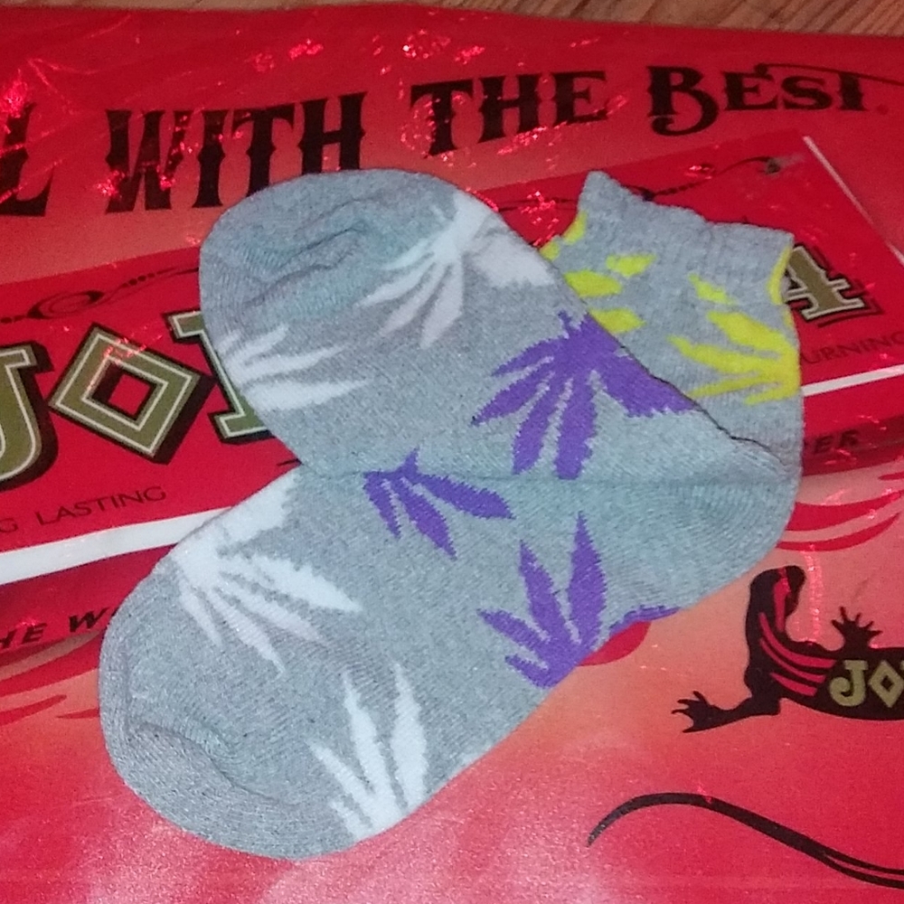 Pot leaf socks - Picture 2 of 2